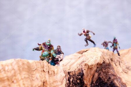 Tabletop-Wargaming-Spielfeld mit Fahrzeug- und Infanterieminiaturen